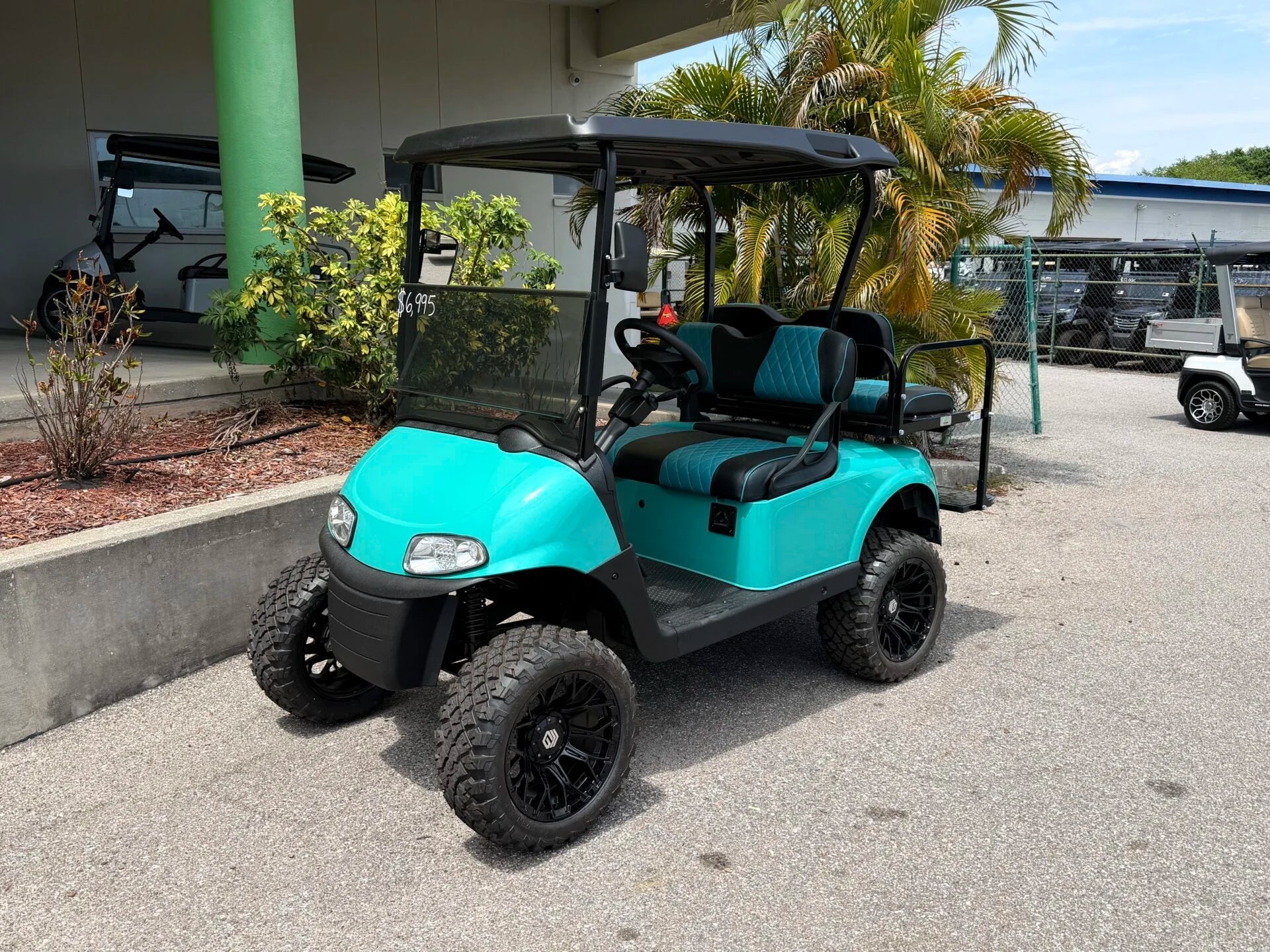 2020 E-Z-GO RXV Elite Lithium Lifted Golf Cart for Sale image 0