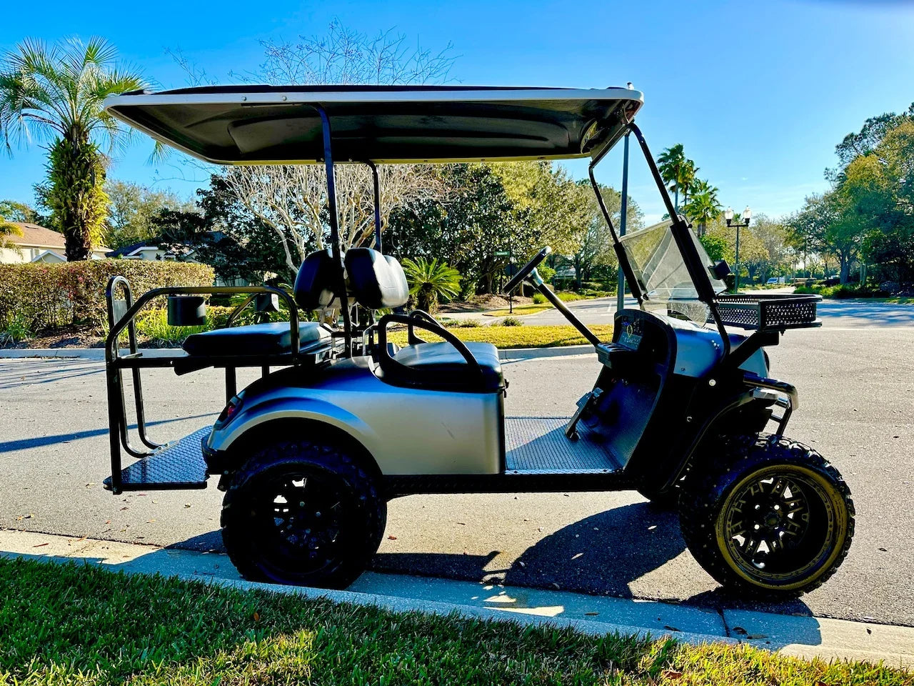 2017 E-Z-GO Express S4 Golf Cart for Sale image 4