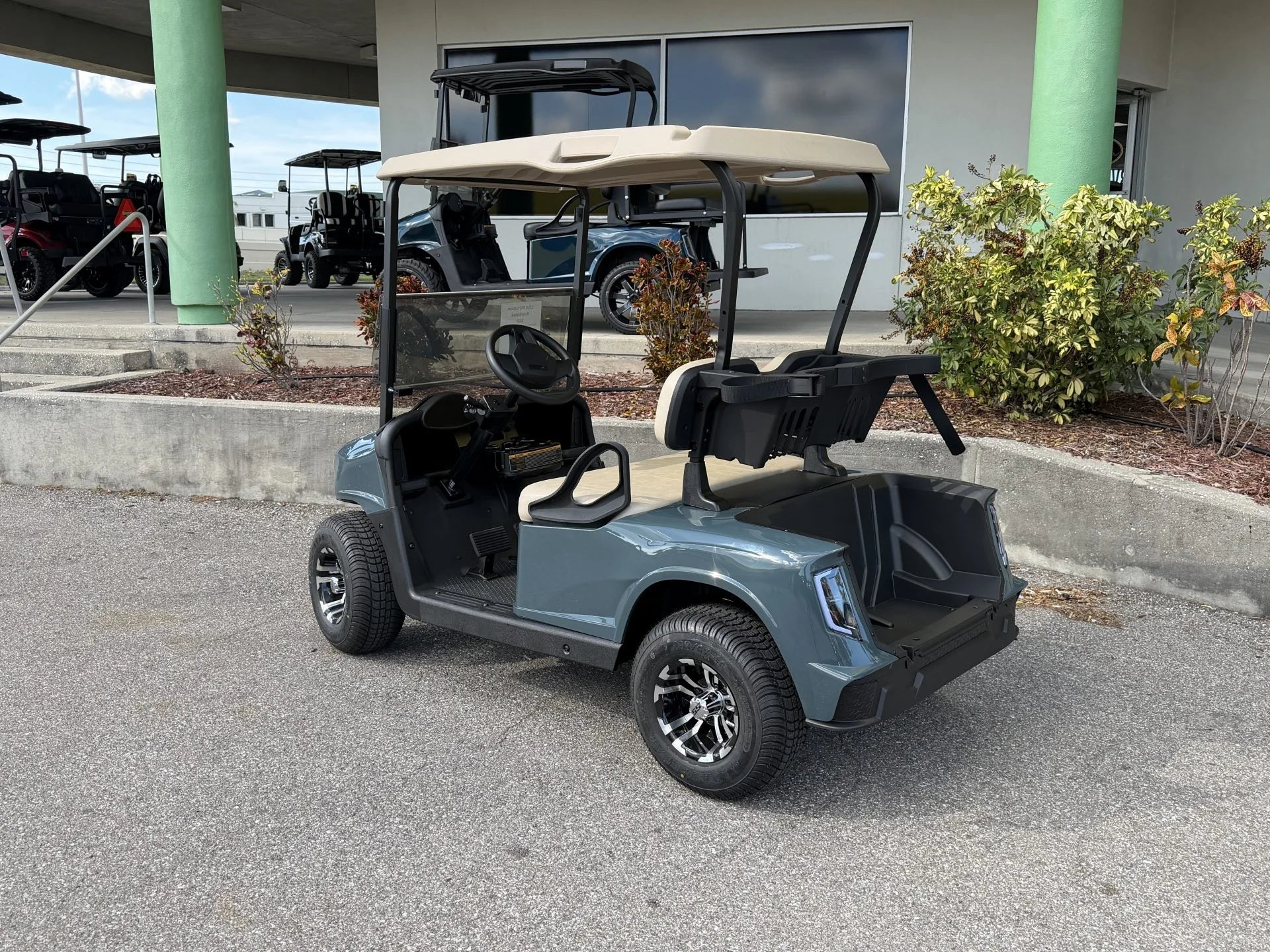 2020 E-Z-GO RXV Elite Lithium APEX Golf Cart for Sale (Storm Blue) image 1