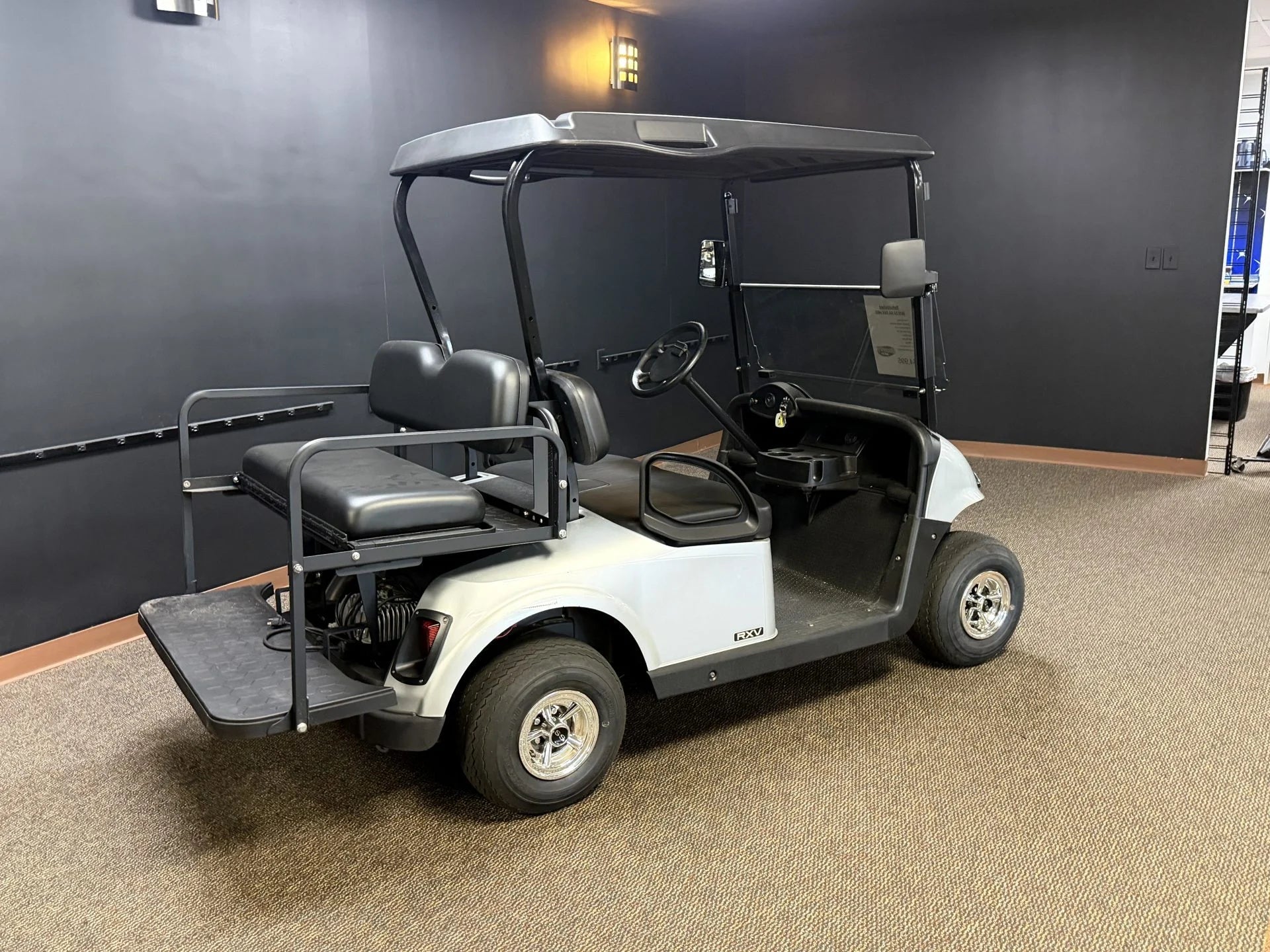 2019 E-Z-GO RXV Elite Lithium Golf Cart for Sale (Silver) image 1