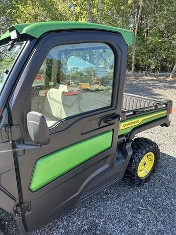 2023 John Deere Gator XUV 835R 4WD Drive Utility Cart for Sale image 9