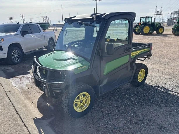 2023 John Deere Gator XUV 835M 4WD Utility Cart for Sale image 4