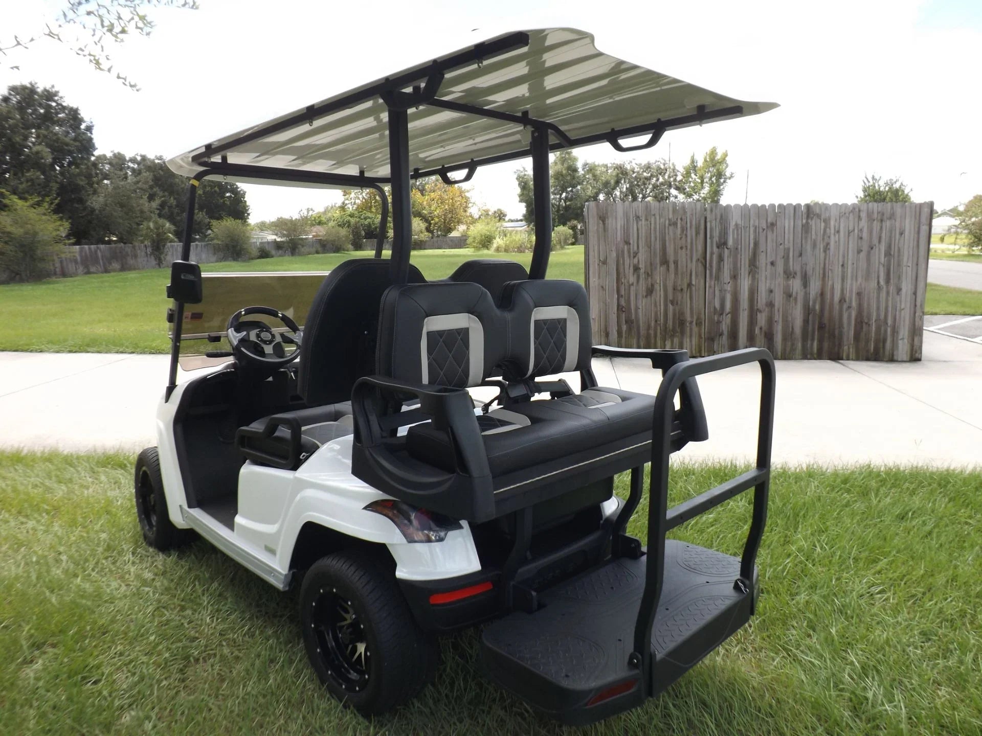 White 2023 Star EV SIRIUS 2+2 Golf Cart for Sale image 4