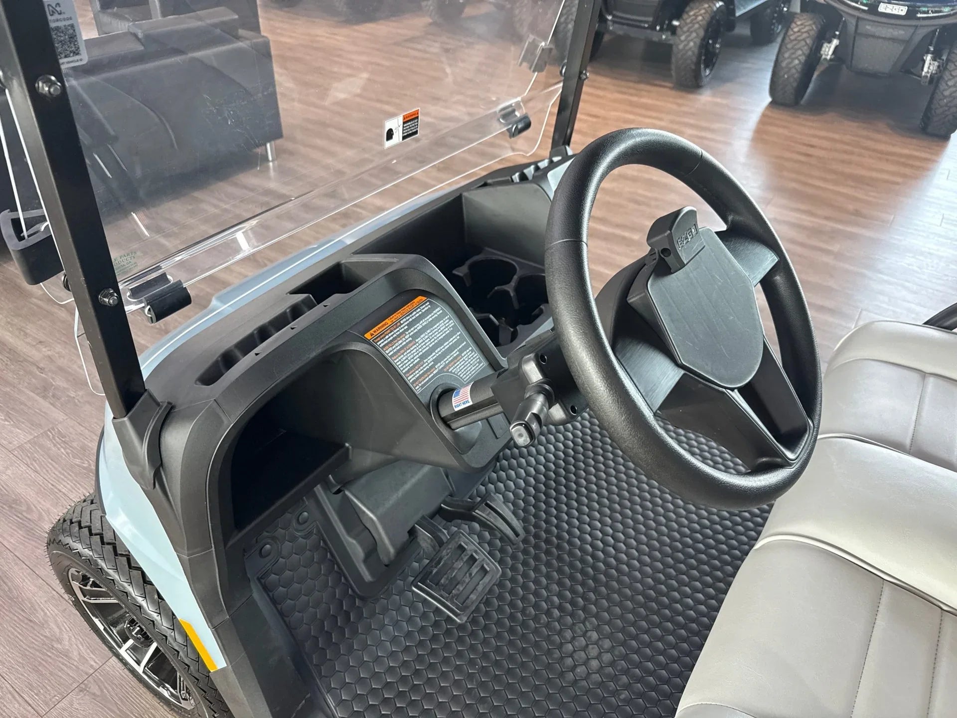 2026 E-Z-GO RXV 2 Golf Cart for Sale image 8