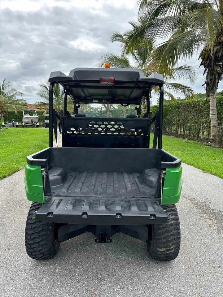 2020 John Deere Gator XUV560E Utility Cart for Sale image 8