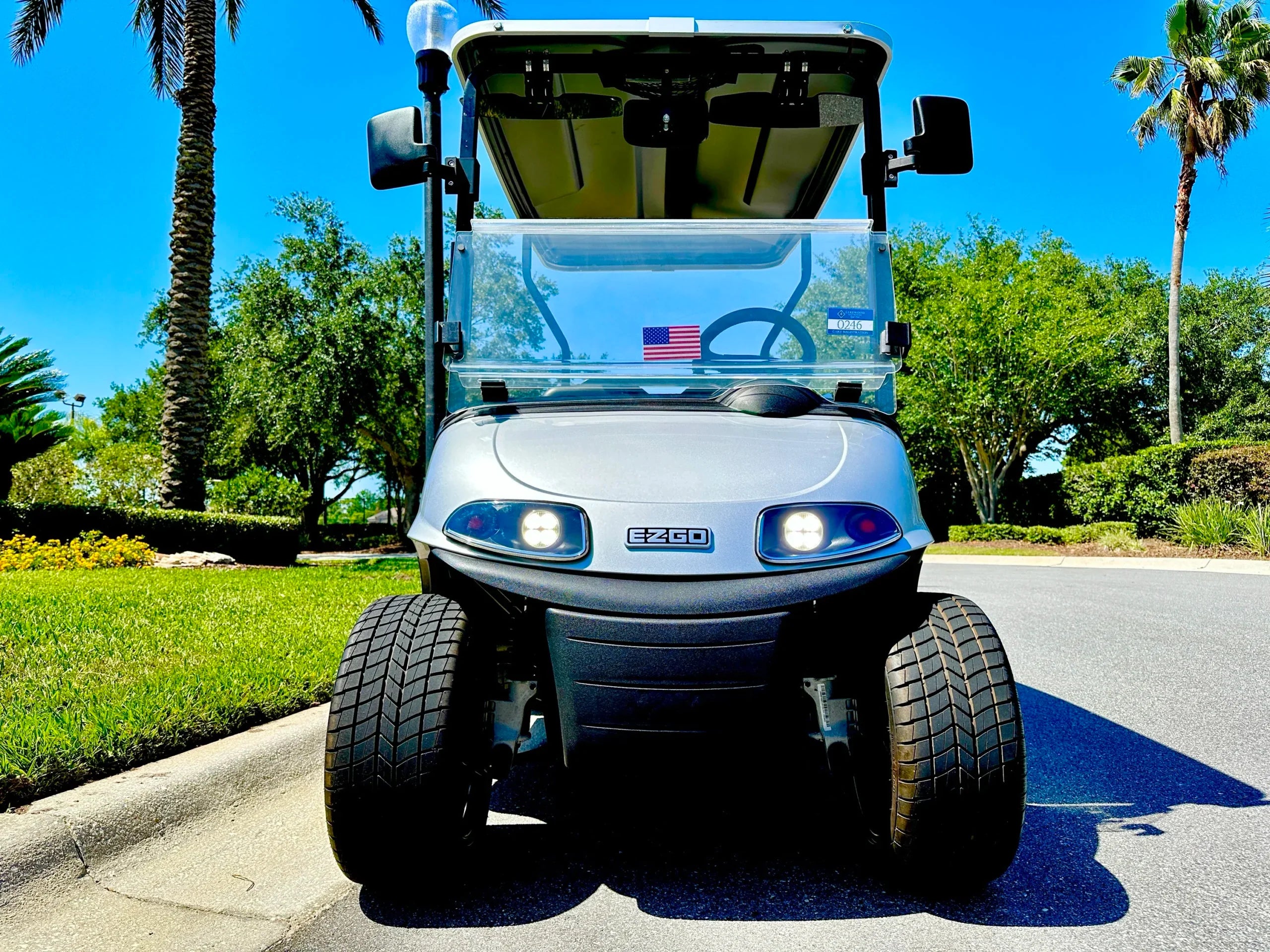 2023 E-Z-GO Valor 2+2 EX1 Golf Cart for Sale image 2
