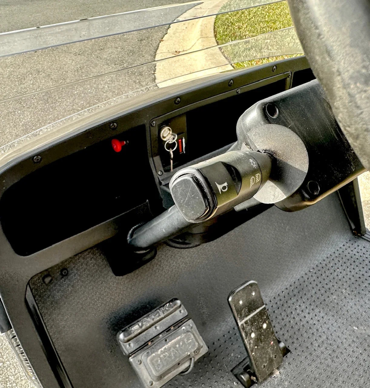 2015 E-Z-GO TXT 48V Golf Cart for Sale image 4