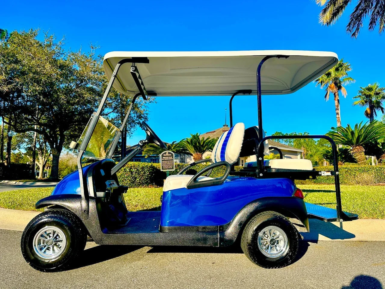 2017 E-Z-GO Express S4 Golf Cart for Sale image 11