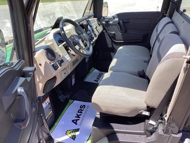 2023 John Deere Gator XUV 835R 4WD Utility Cart for Sale image 7