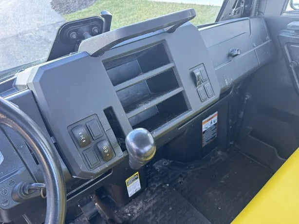 2018 John Deere 4WD Gator XUV 835M Utility Cart for Sale image 2