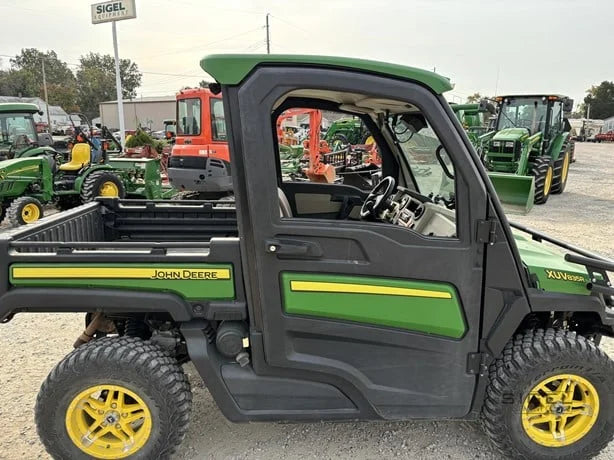 2018 John Deere Gator XUV 835R 4WD UTV for Sale image 3