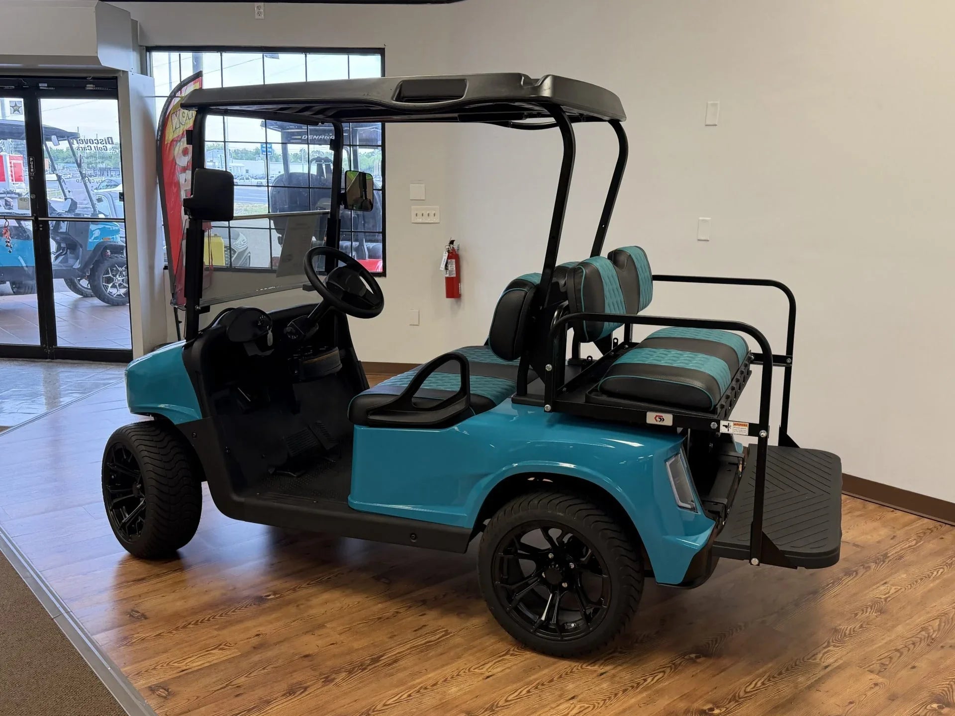 2020 E-Z-GO RXV Elite Lithium APEX Golf Cart for Sale image 1