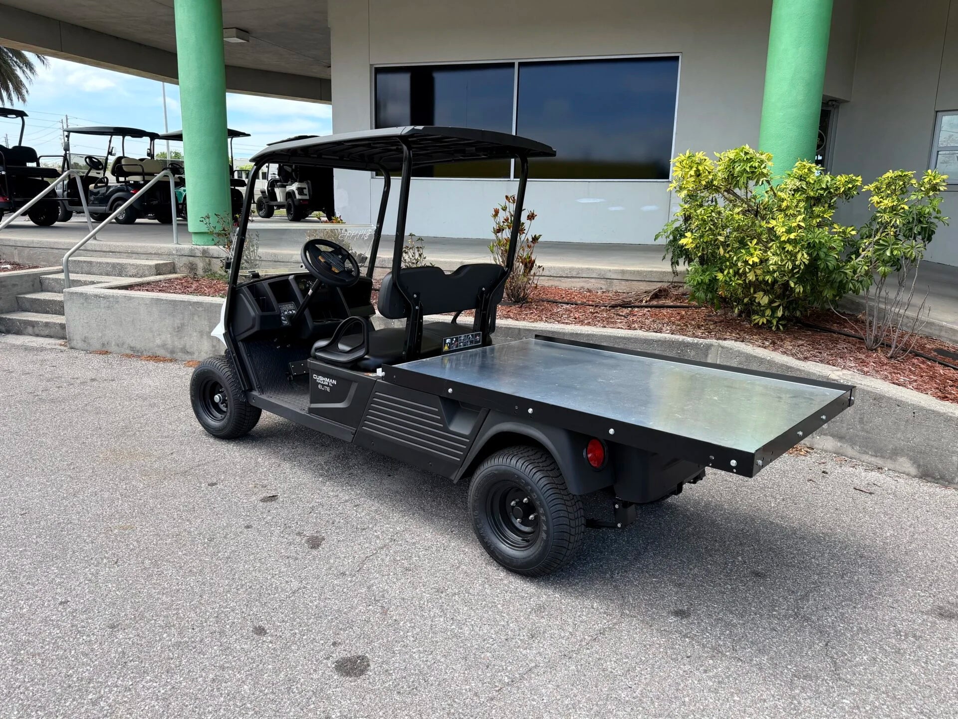 2026 Cushman Hauler XL Elite Golf Cart for Sale image 1